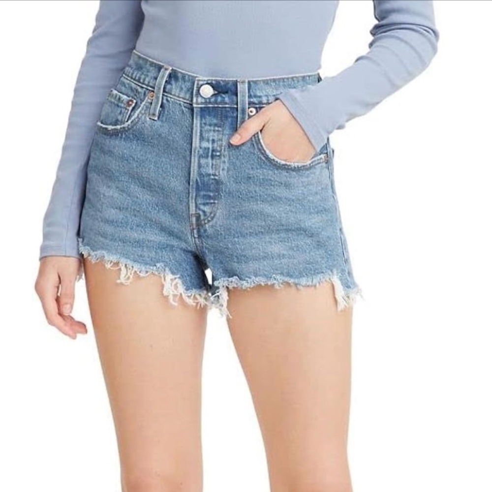 Levi’s 501 Denim Blue Women's Shorts - Size 30 in Solo Jazz - Medium Wash